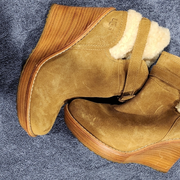 Boots - Picture 2 of 8